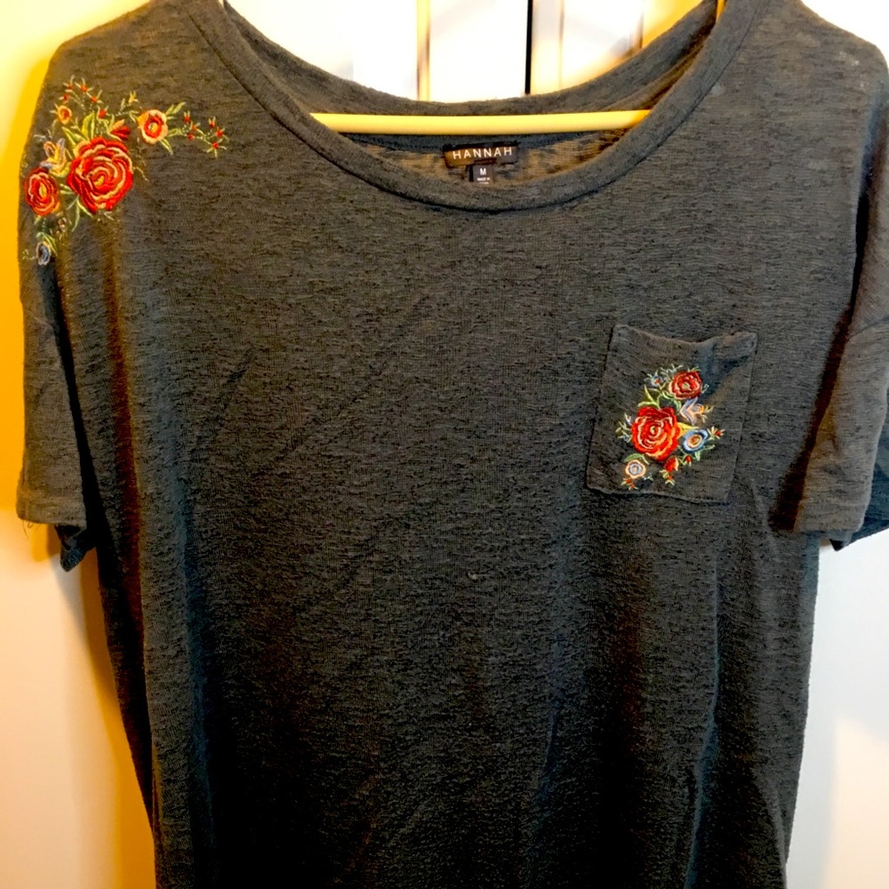 Hannah brand t shirt. Gray, size Medium